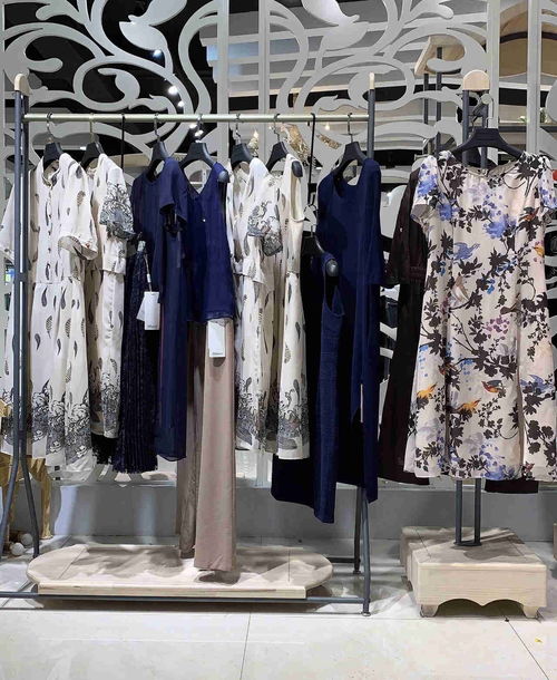 时尚与实惠的完美结合 统爱女装折扣店加盟及沧州尾货批发市场全解析