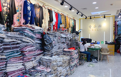 杭派风香莘料女装品牌工厂与货捕头箱包销售 杭州浙宝服装城多元业态解析