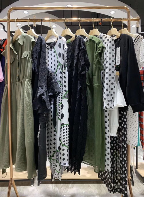 赫梵茜女装品牌外贸尾货服装批发,时尚经典浪漫
